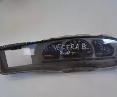 Ceas Bord Anglia - Afisaj Mile Si Km Opel VECTRA B 1995 - 2003 09138237MN