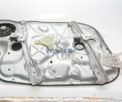 Macara Geam Electrica,dreapta,fata Kia CEED (ED) 2006 - 2012 824801H060