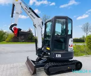 Bobcat E25 / 2017 / 1000 ore de lucru / Instalație picon / 2 cupe / Leasing de la 20%