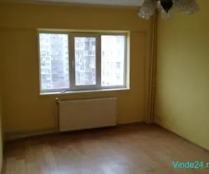 Vand apartament 3 camere central