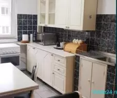 Vând apartament cu 2 camere pe Calea Martirilor, complet mobilat și utilat