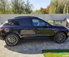 Porsche Macan din 2020, 37000 km, negru metalizat, tapiterie  piele rosu cu negru, stare perfecta