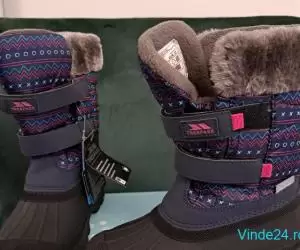 Snow boot