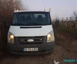 Vând Ford transit sau schimb cu Duster an după 2017